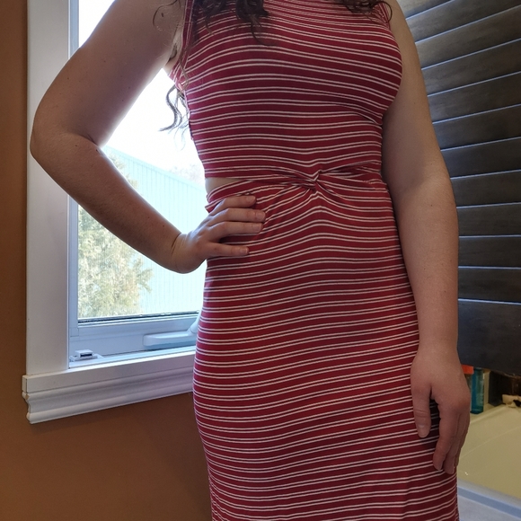 Dress - Picture 3 of 4